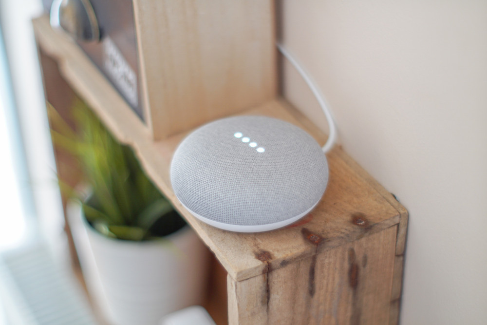 Smart speaker connected to the internet of things